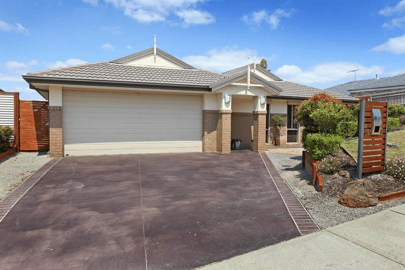 123 Phillip Drive, SUNBURY, VIC 3429