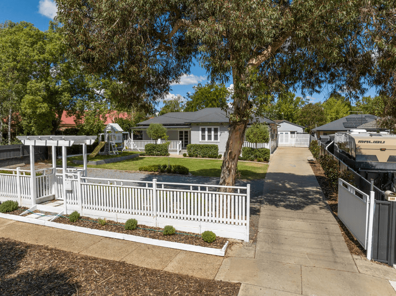 106 URANA STREET, TURVEY PARK, NSW 2650