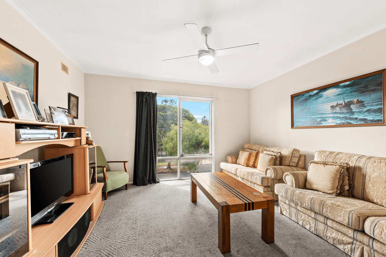 4 Jonathan Avenue, BURWOOD EAST, VIC 3151