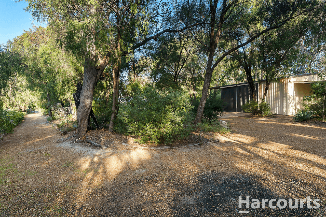 4 Crescent Drive, BOUVARD, WA 6211