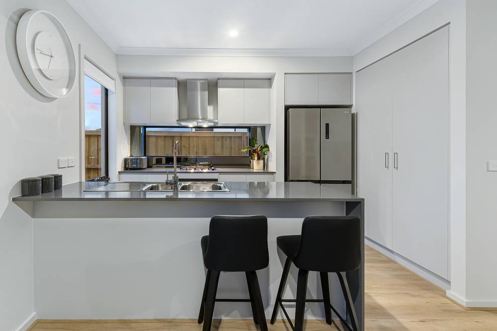40 Chateau Promenade, Deanside, VIC 3336