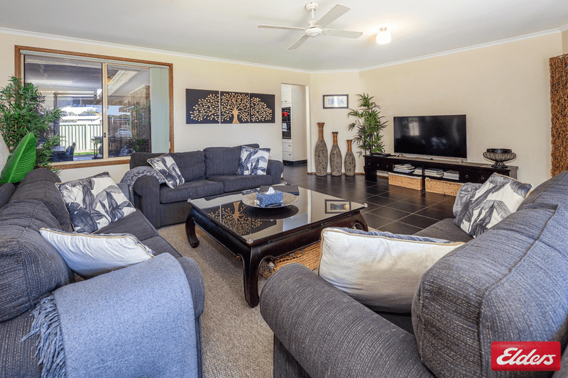 41 Deakin Parade, TOMAKIN, NSW 2537