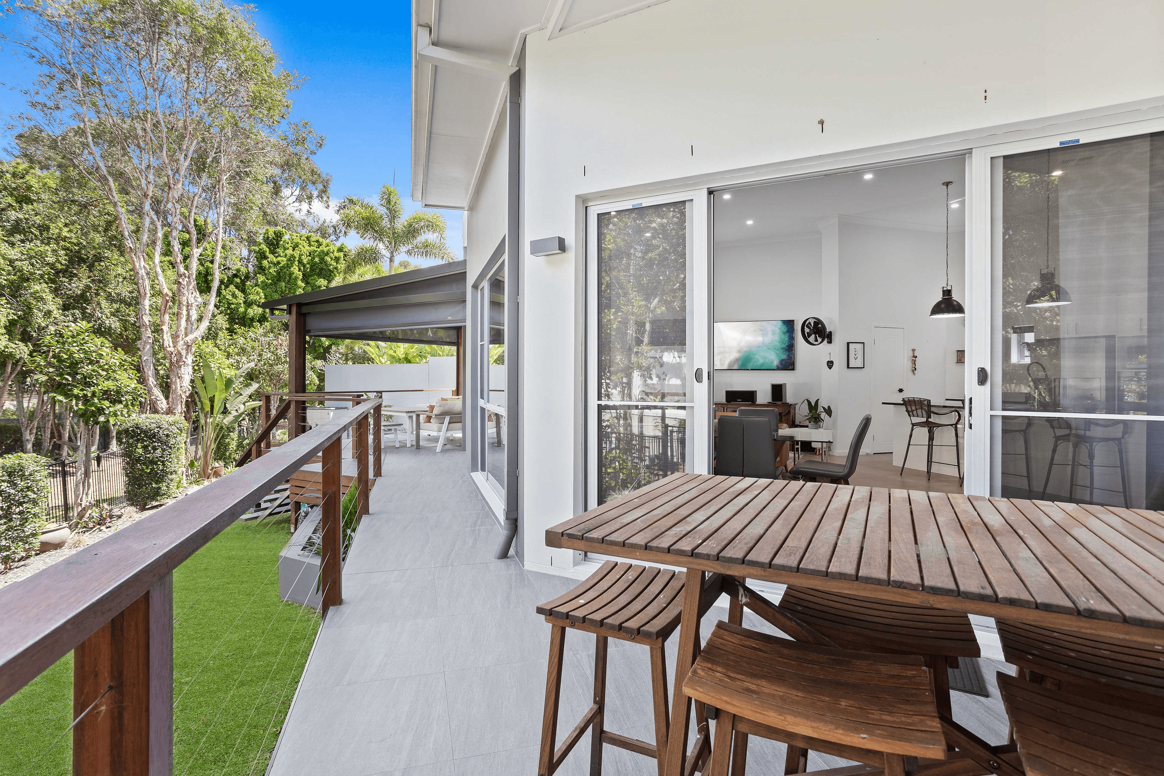 7014B Vista Drive, BENOWA, QLD 4217