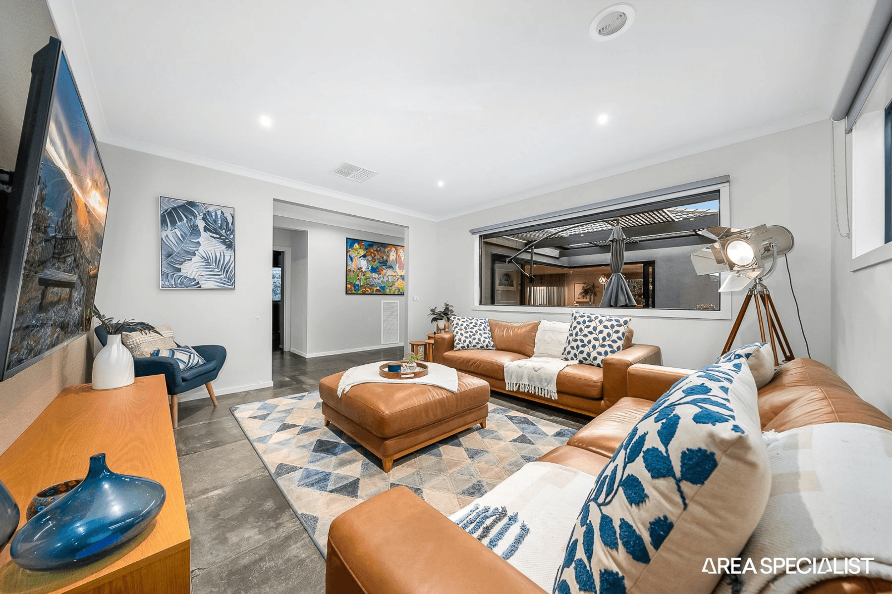 31 Flagstaff Crescent, Clyde North, VIC 3978