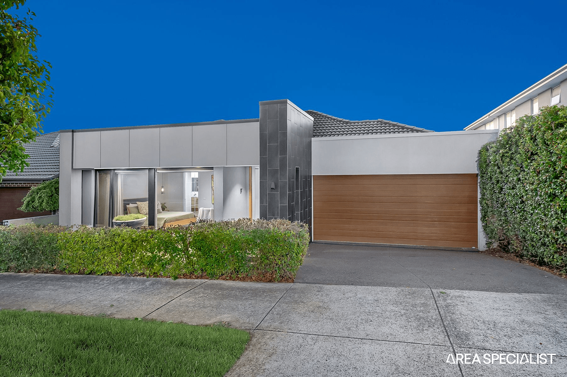 31 Flagstaff Crescent, Clyde North, VIC 3978