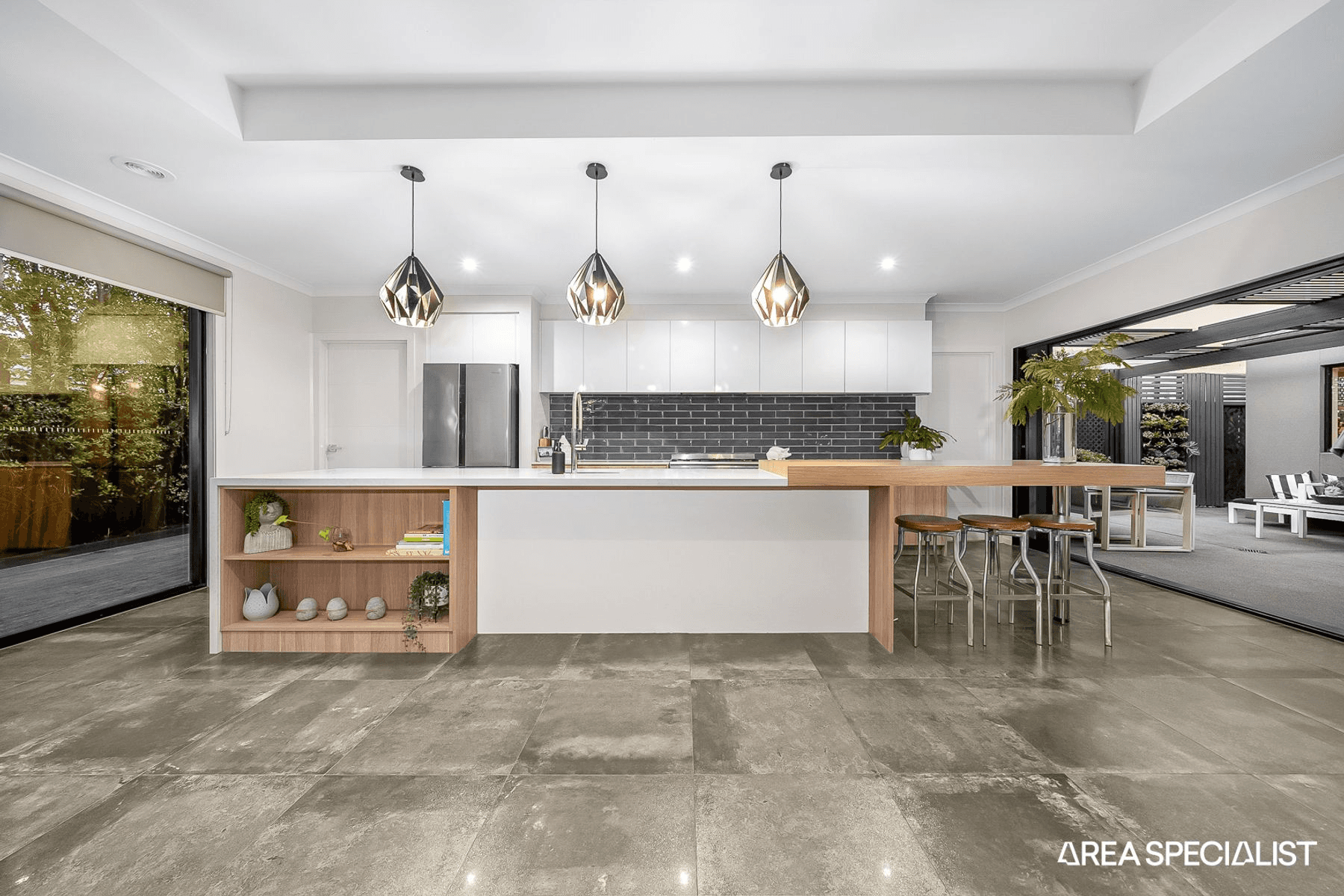 31 Flagstaff Crescent, Clyde North, VIC 3978