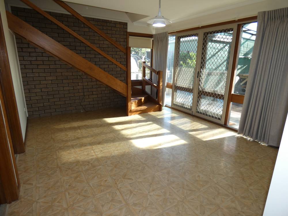 8 Endeavour Ct, Lakes Entrance, VIC 3909