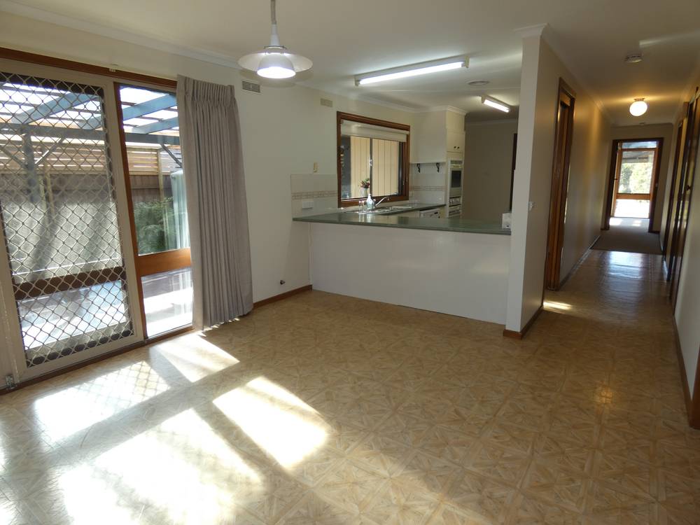 8 Endeavour Ct, Lakes Entrance, VIC 3909