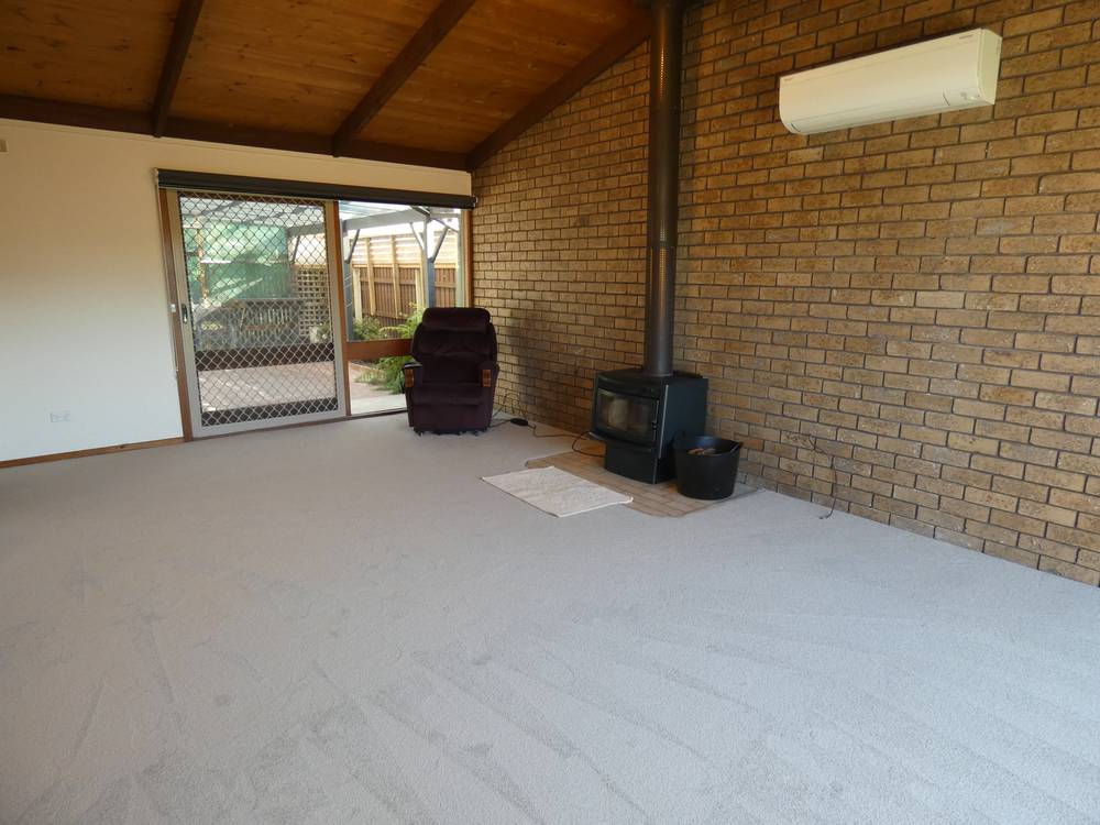 8 Endeavour Ct, Lakes Entrance, VIC 3909