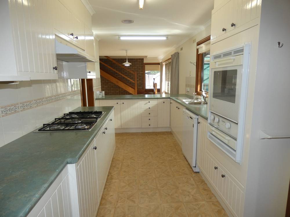8 Endeavour Ct, Lakes Entrance, VIC 3909