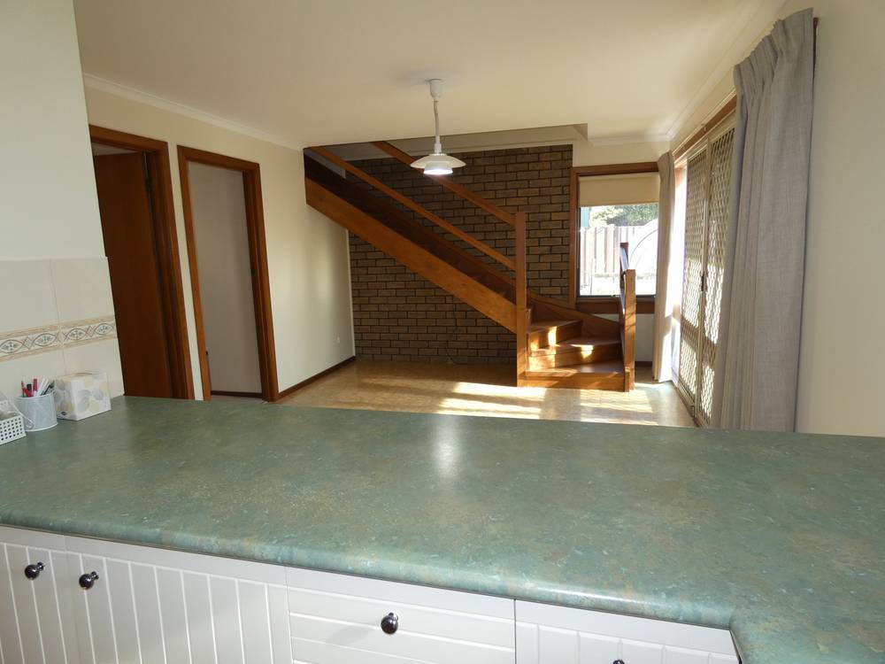 8 Endeavour Ct, Lakes Entrance, VIC 3909