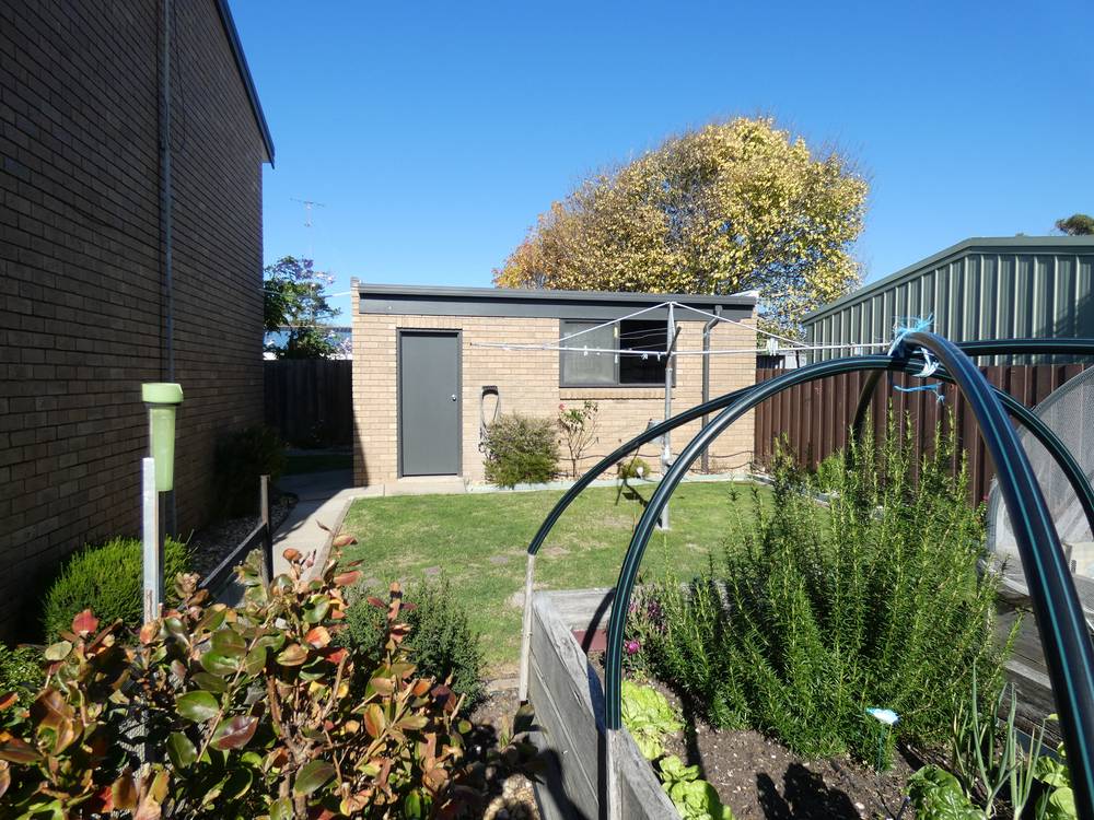 8 Endeavour Ct, Lakes Entrance, VIC 3909