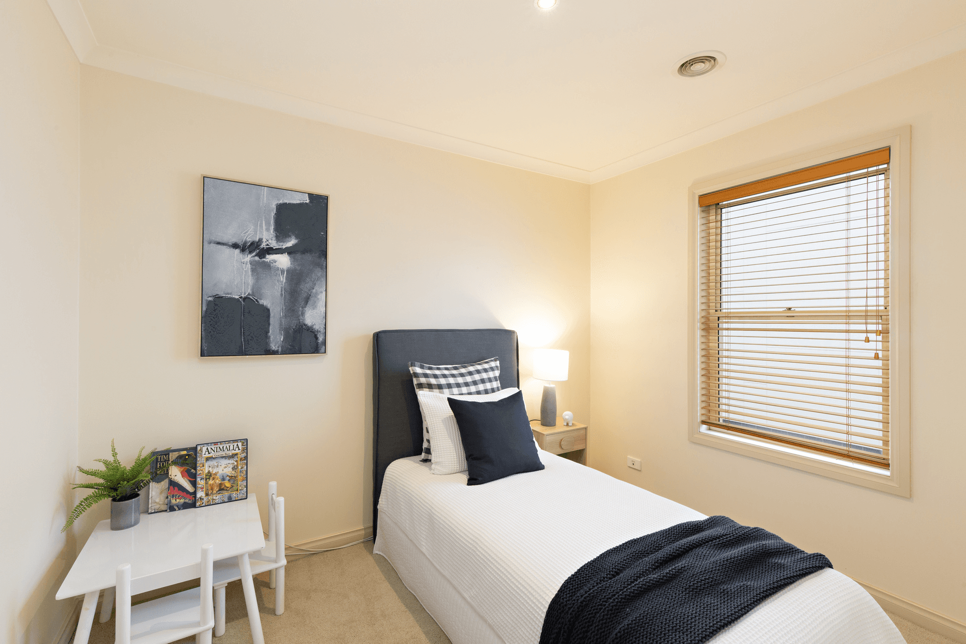 2 Pleasant Street South, Newington, VIC 3350