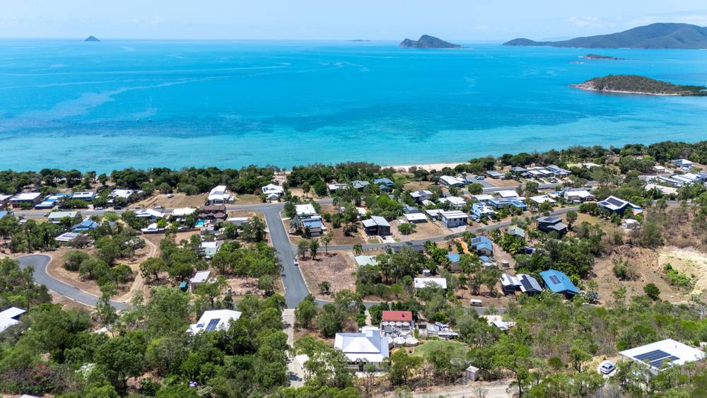 22A Rattray Avenue, HIDEAWAY BAY, QLD 4800