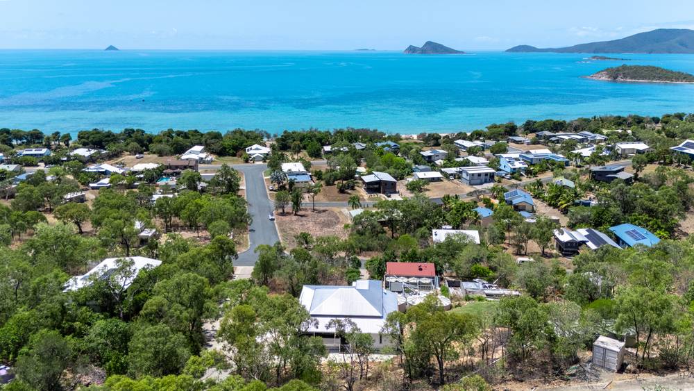 22A Rattray Avenue, HIDEAWAY BAY, QLD 4800