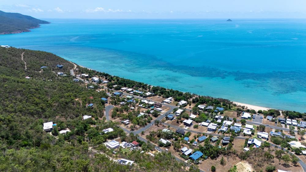 22A Rattray Avenue, HIDEAWAY BAY, QLD 4800