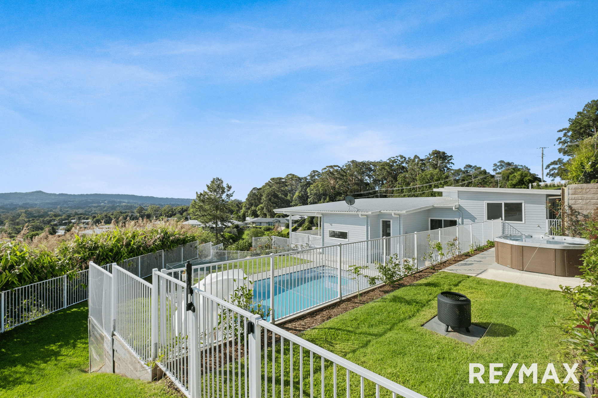 102 Plantation Rise Drive, WOOMBYE, QLD 4559