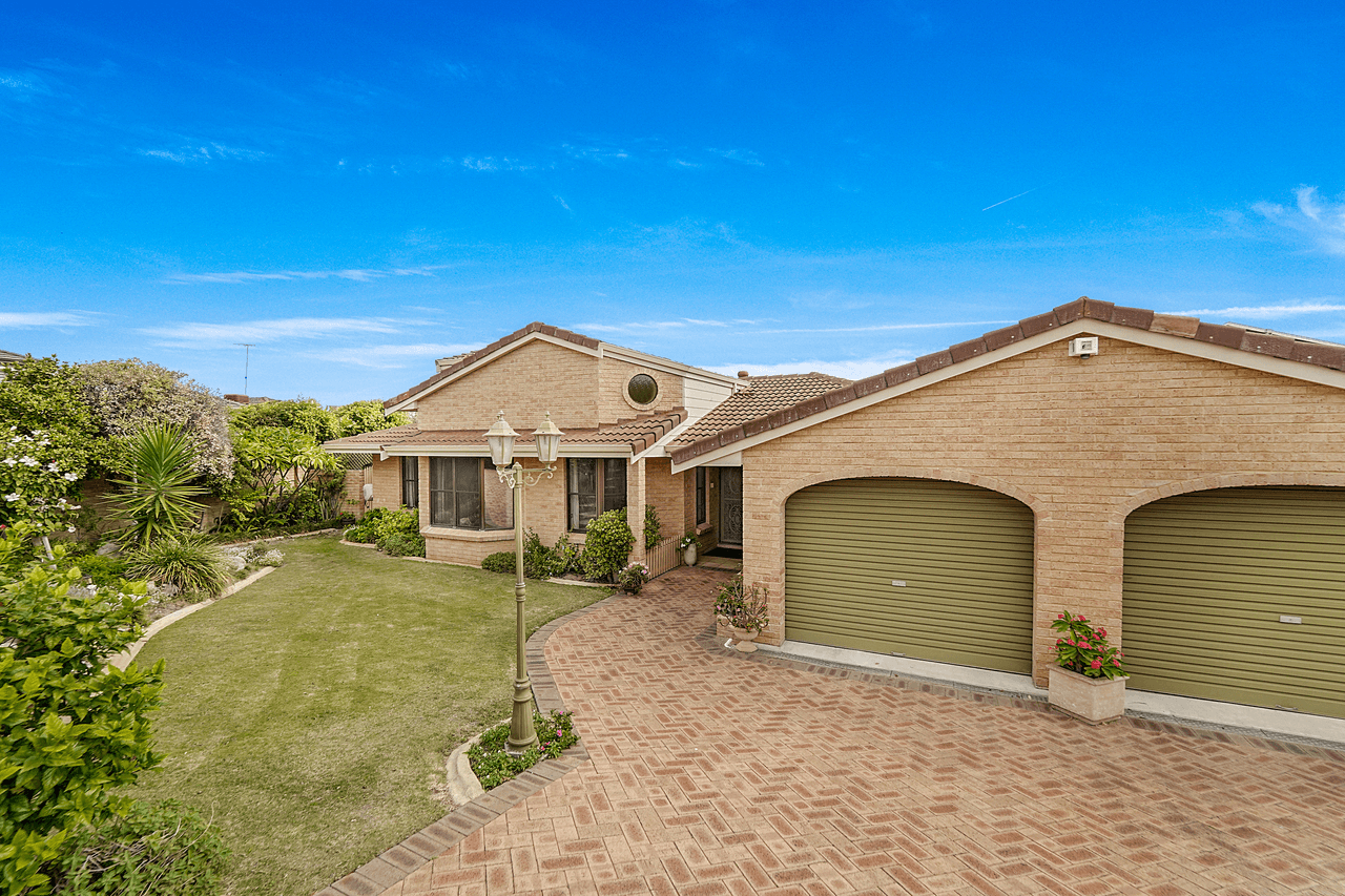 4 Georges Close, KALLAROO, WA 6025