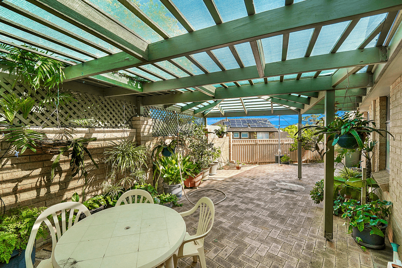 4 Georges Close, KALLAROO, WA 6025