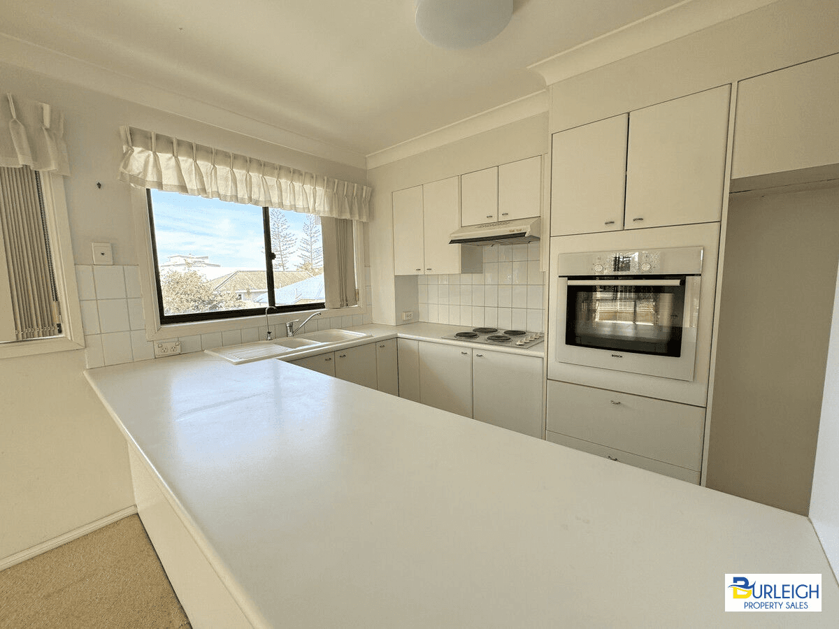 6/11 Tenth Avenue, PALM BEACH, QLD 4221