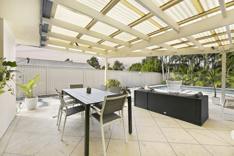 14 Shearwater Street, BURLEIGH WATERS, QLD 4220