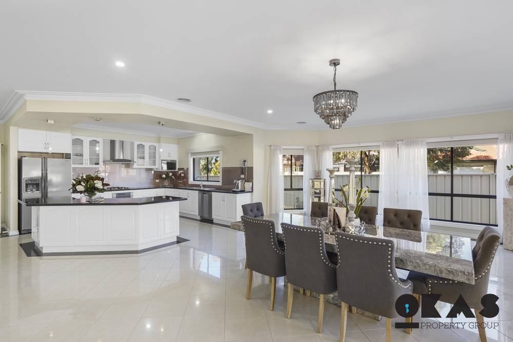 36 Brookglen Boulevard, CAIRNLEA, VIC 3023