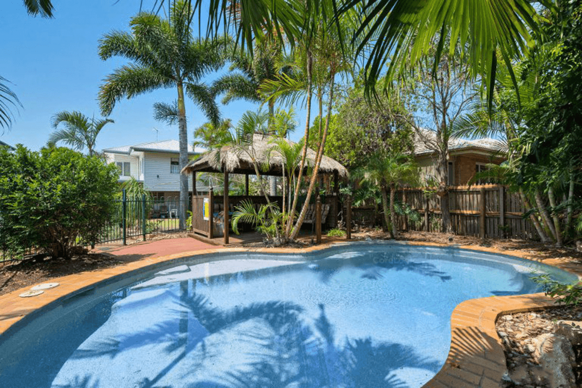 9 Dunns Terrace, SCARBOROUGH, QLD 4020