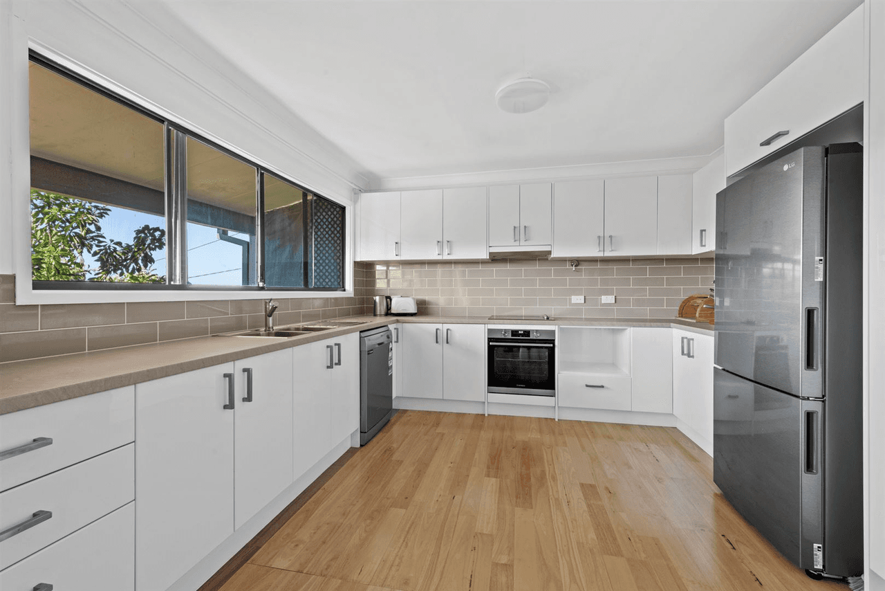 43 Treetops Crescent, Mollymook Beach, NSW 2539