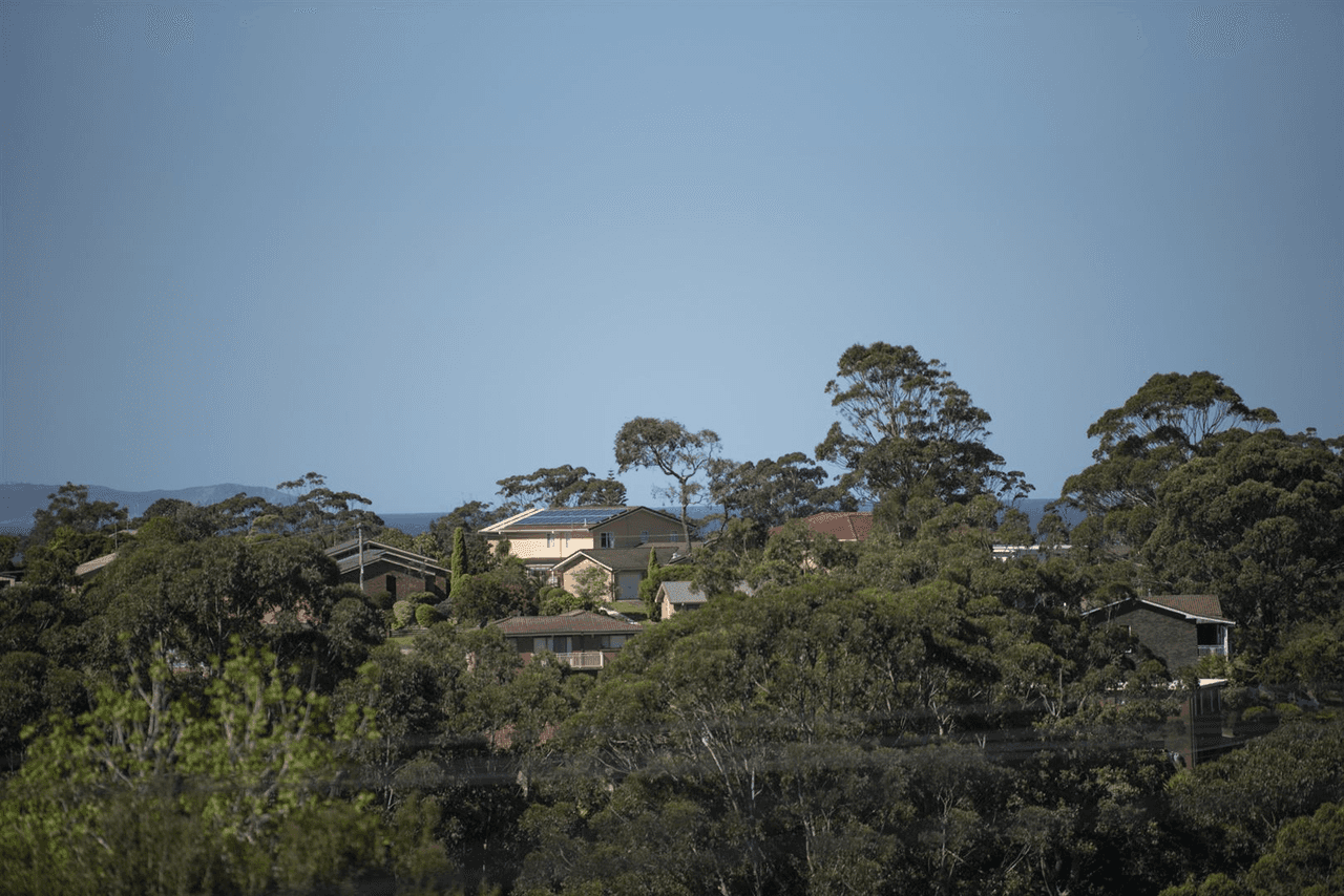 43 Treetops Crescent, Mollymook Beach, NSW 2539