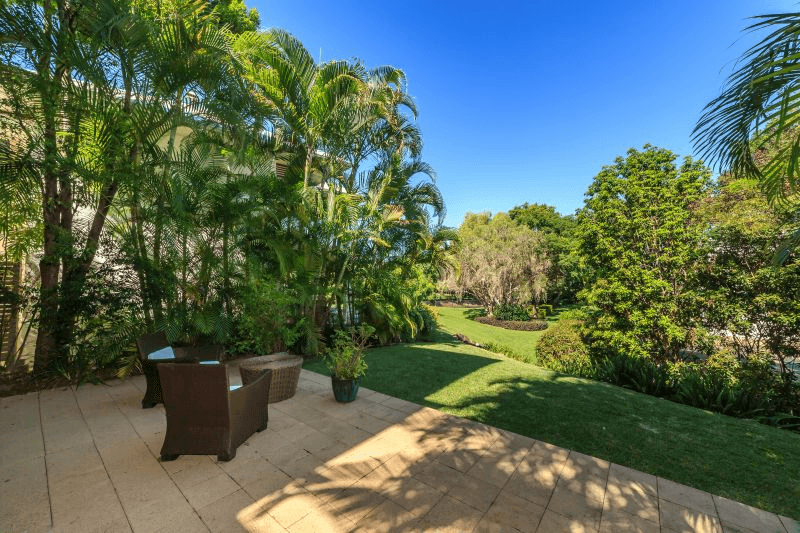 1 Ross Street "Badon Village" Royal Pines, BENOWA, QLD 4217