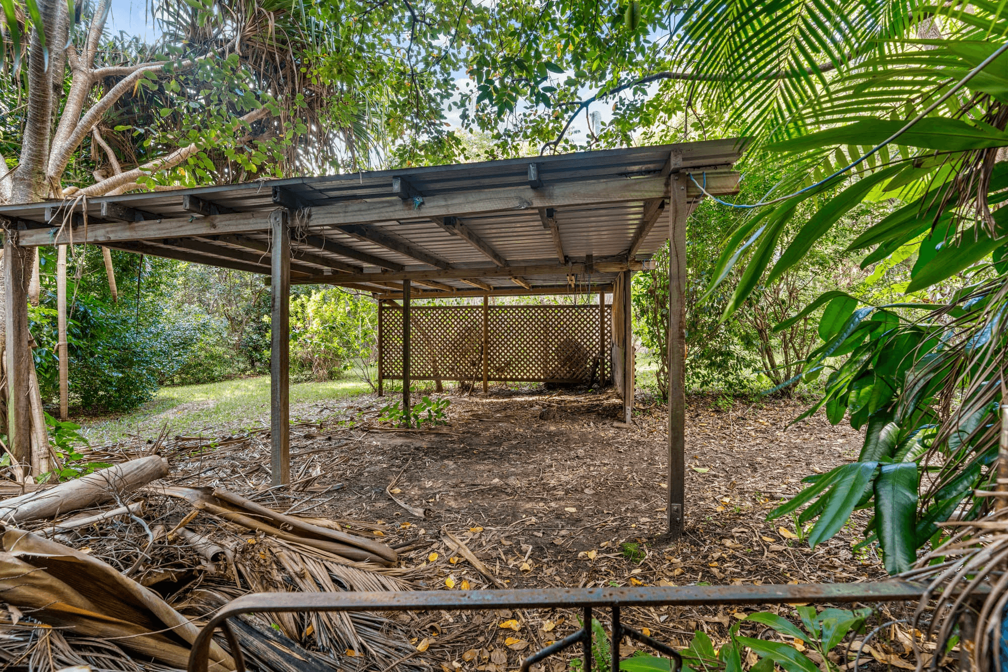 1 Mark Road, RUSSELL ISLAND, QLD 4184