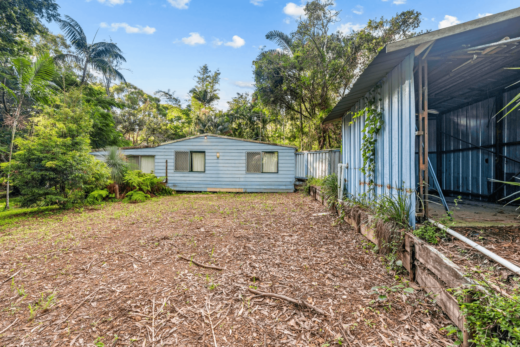 1 Mark Road, RUSSELL ISLAND, QLD 4184
