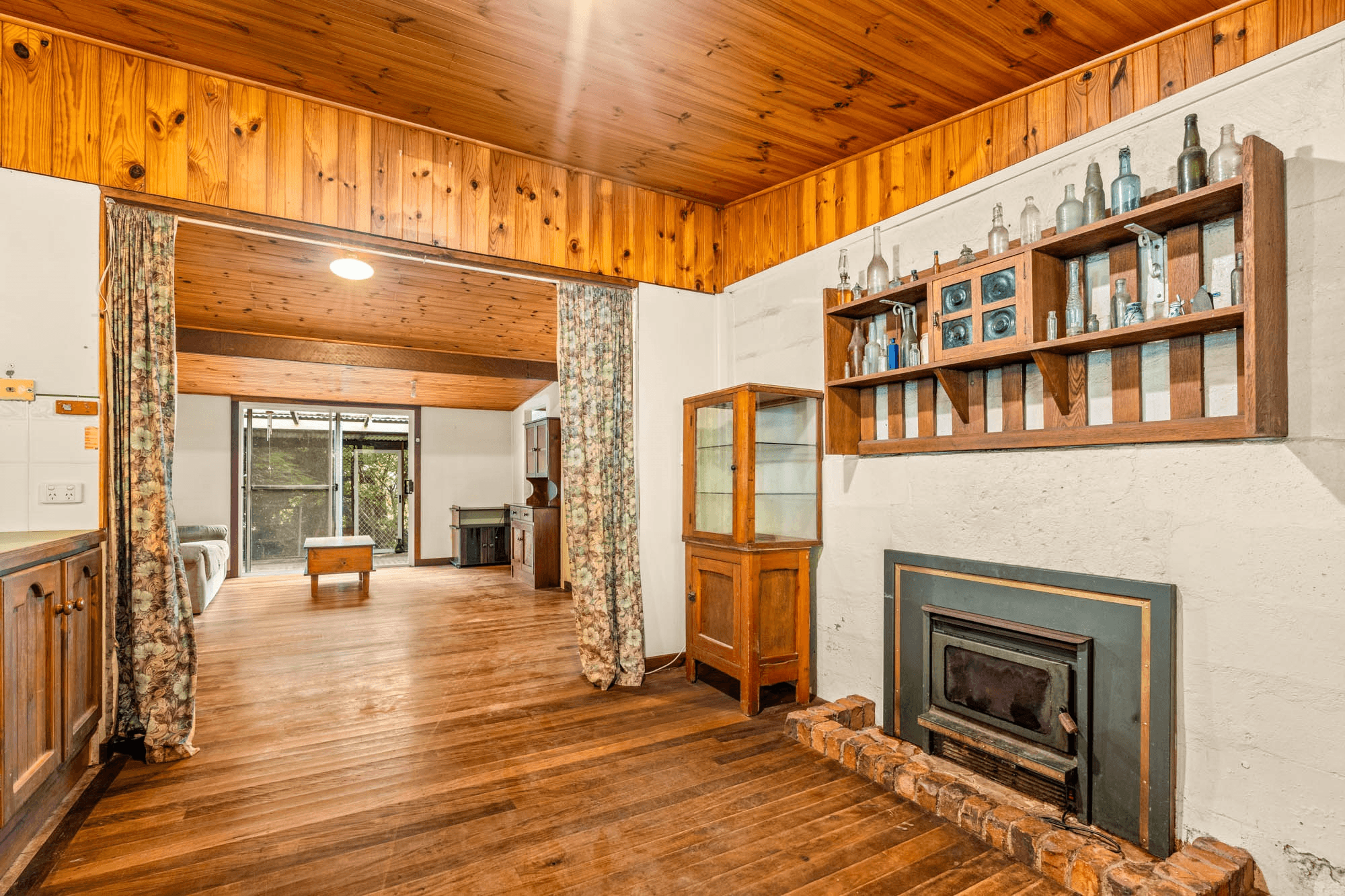 1 Mark Road, RUSSELL ISLAND, QLD 4184