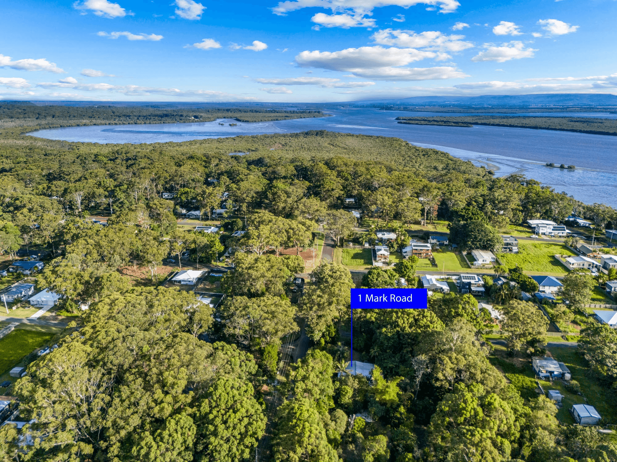 1 Mark Road, RUSSELL ISLAND, QLD 4184