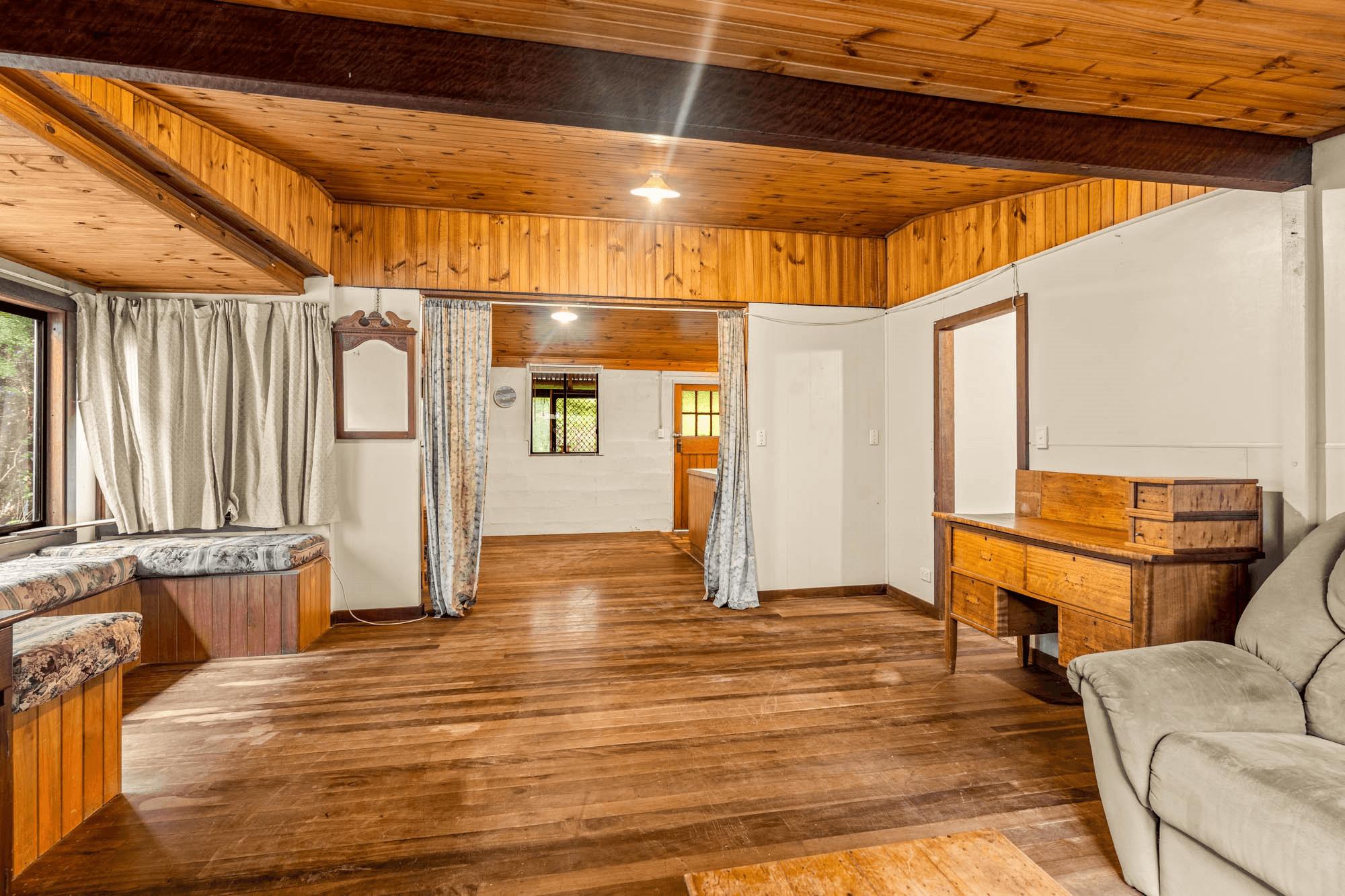 1 Mark Road, RUSSELL ISLAND, QLD 4184