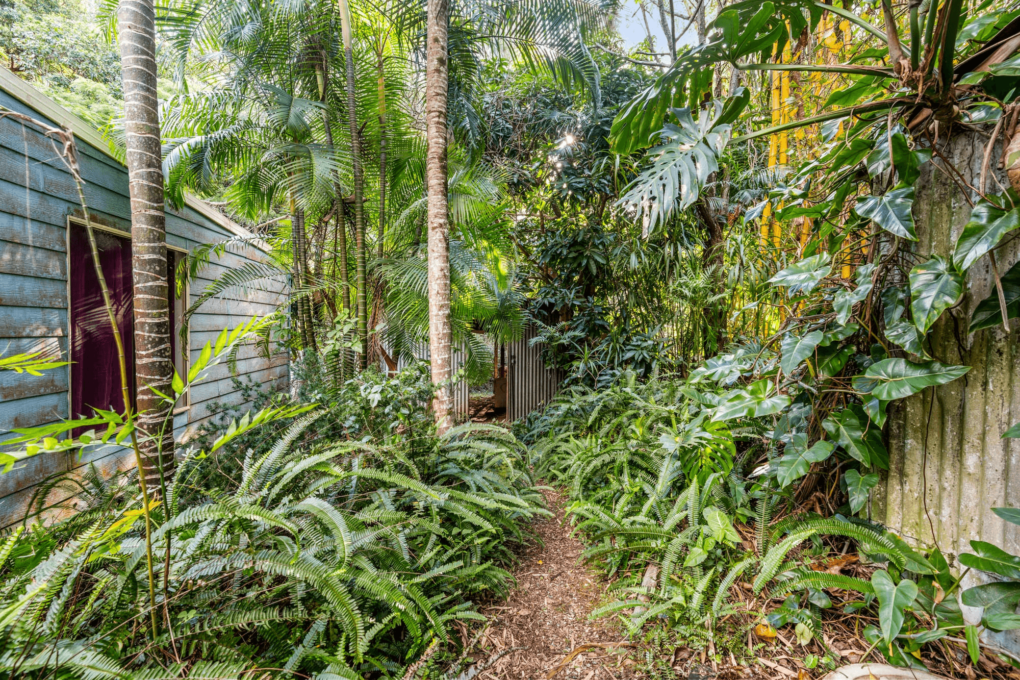 1 Mark Road, RUSSELL ISLAND, QLD 4184