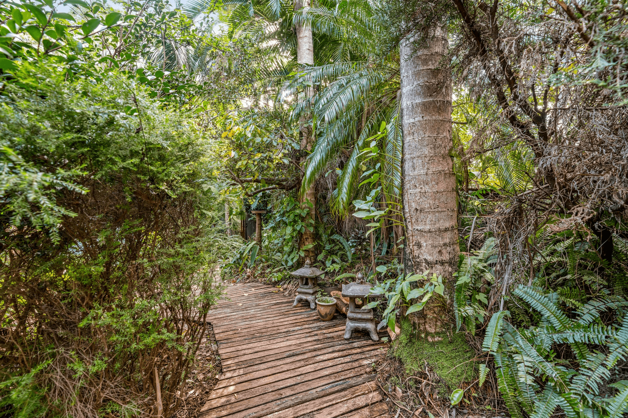 1 Mark Road, RUSSELL ISLAND, QLD 4184