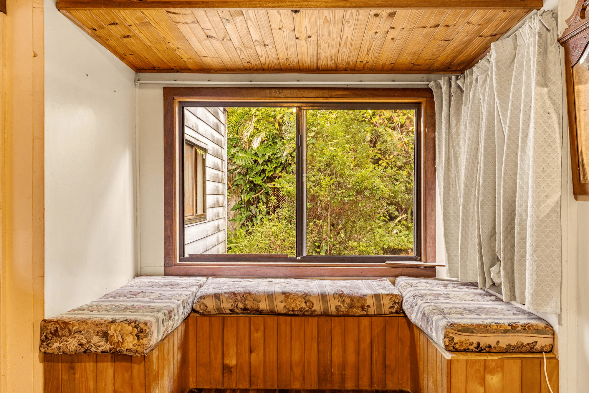 1 Mark Road, RUSSELL ISLAND, QLD 4184