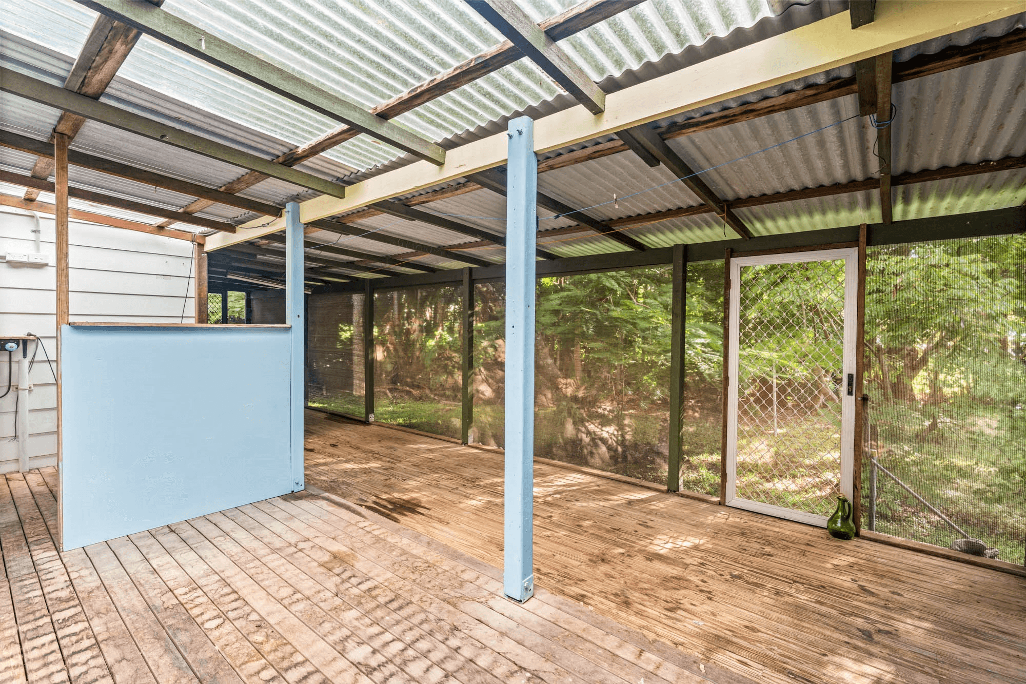 1 Mark Road, RUSSELL ISLAND, QLD 4184