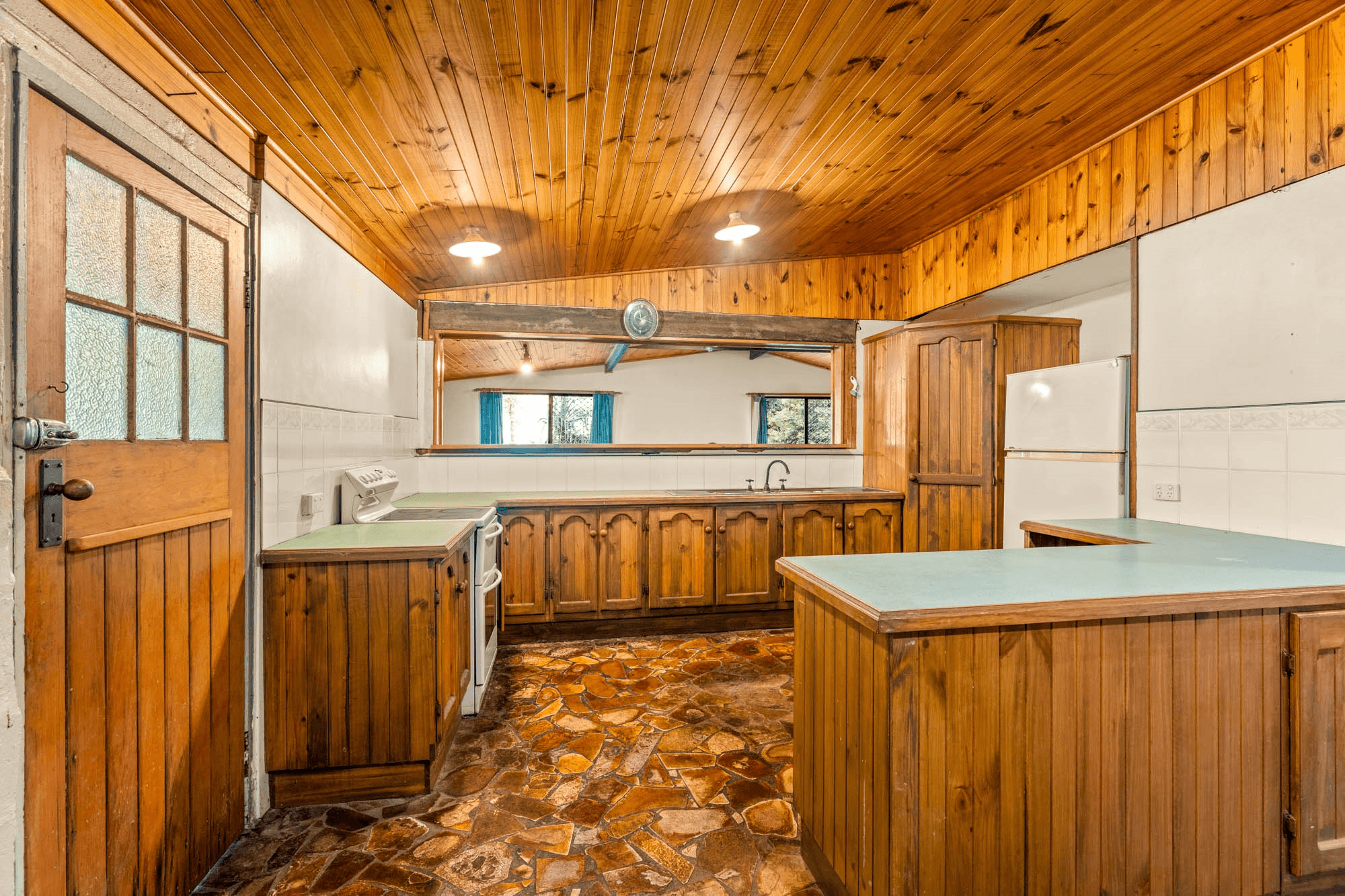 1 Mark Road, RUSSELL ISLAND, QLD 4184