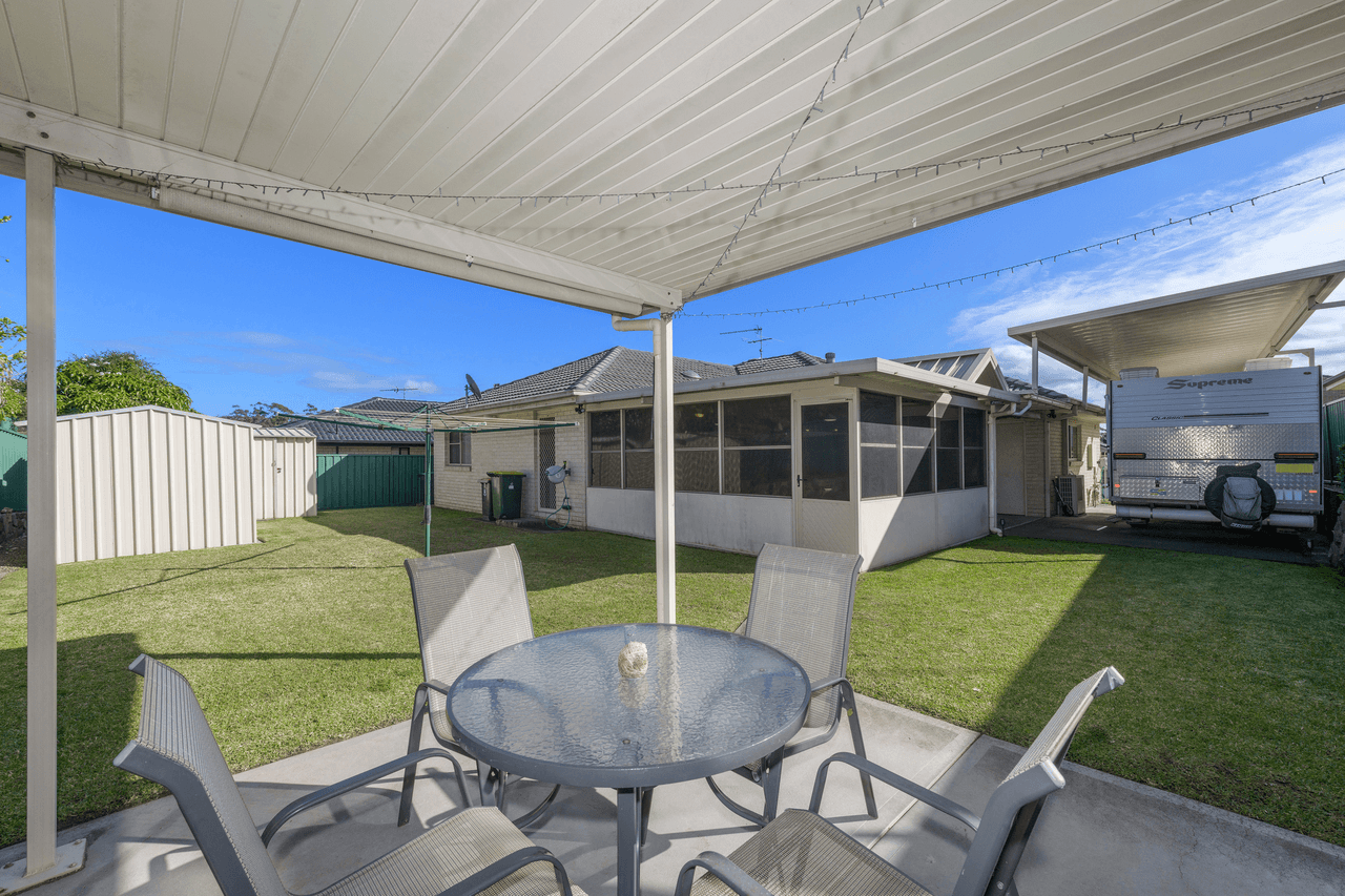 17 Basswood Crescent, FLETCHER, NSW 2287