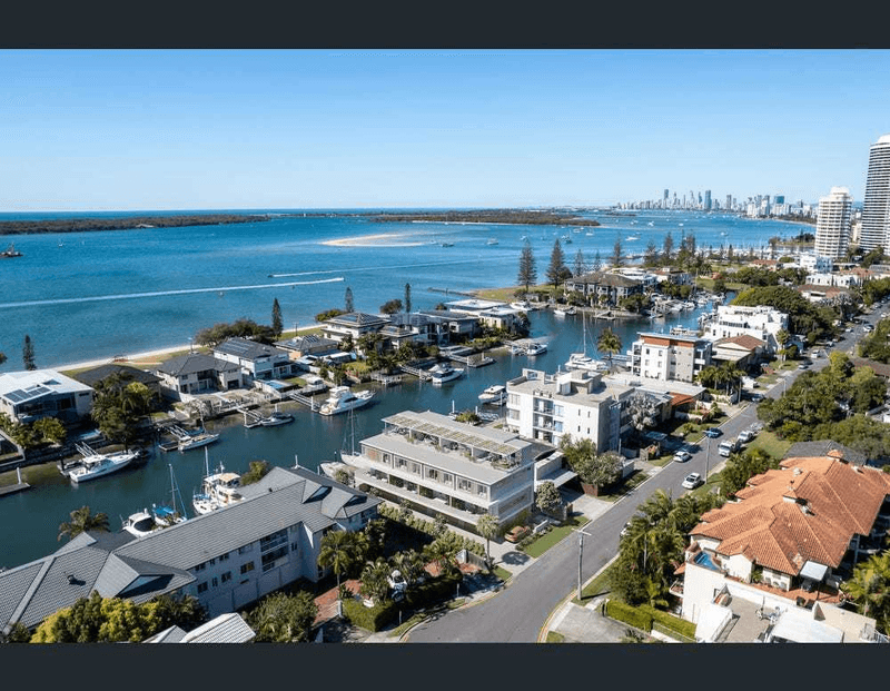 15 Canal Avenue, Runaway Bay, QLD 4216