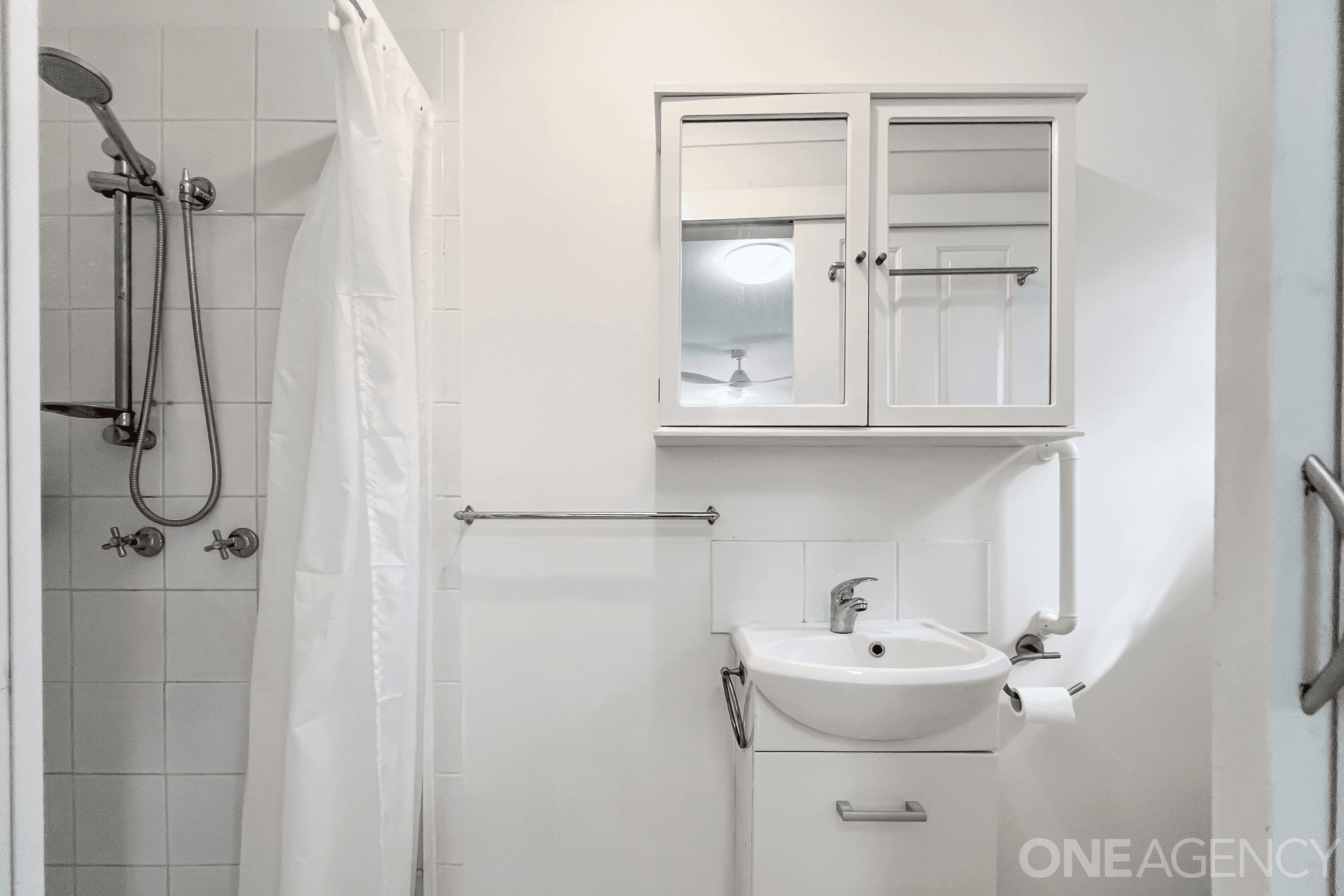 5 Oyster Point Esplanade, Newport, QLD 4020