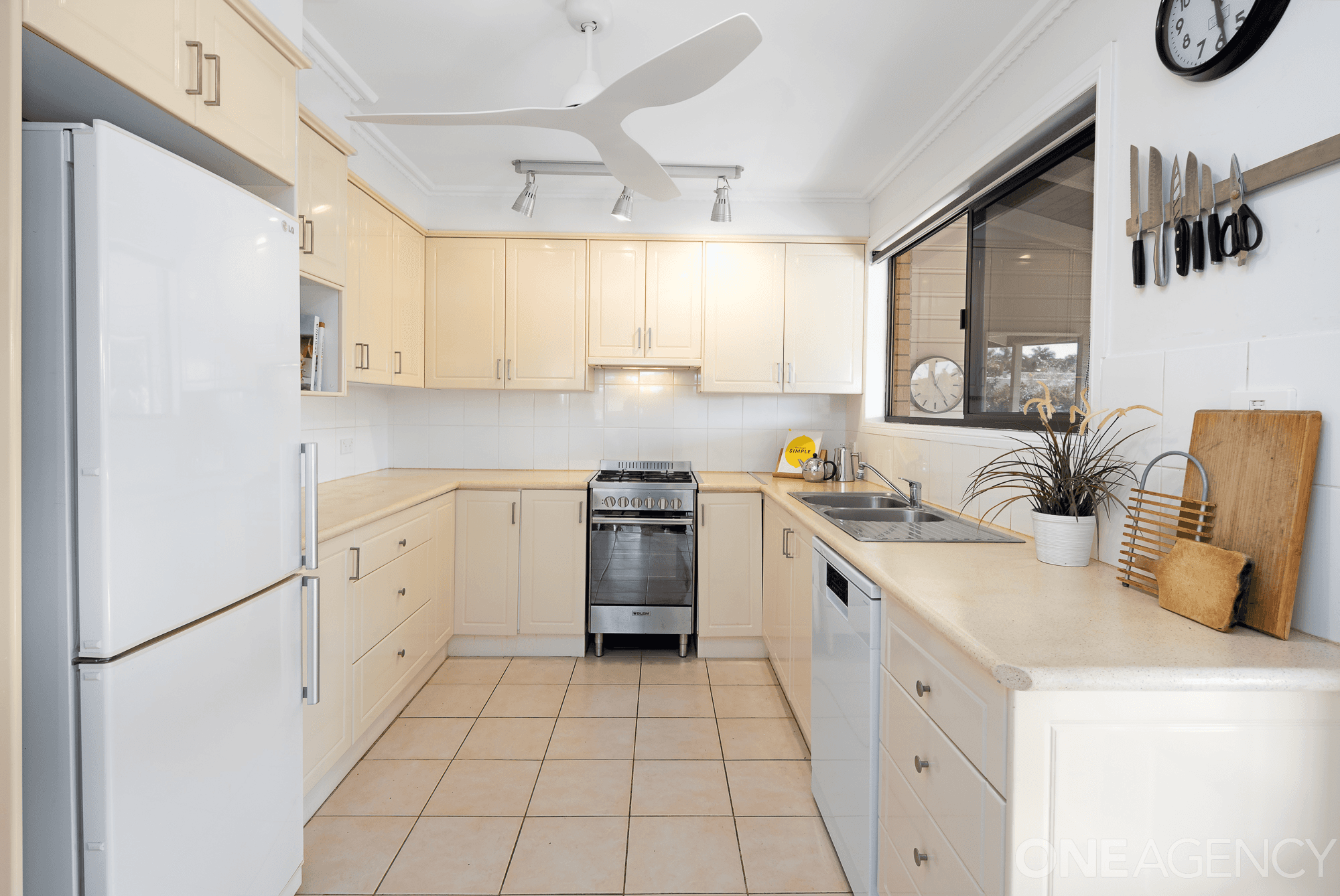5 Oyster Point Esplanade, Newport, QLD 4020