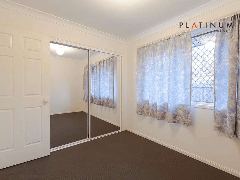 8 Cootharaba Drive, HELENSVALE, QLD 4212