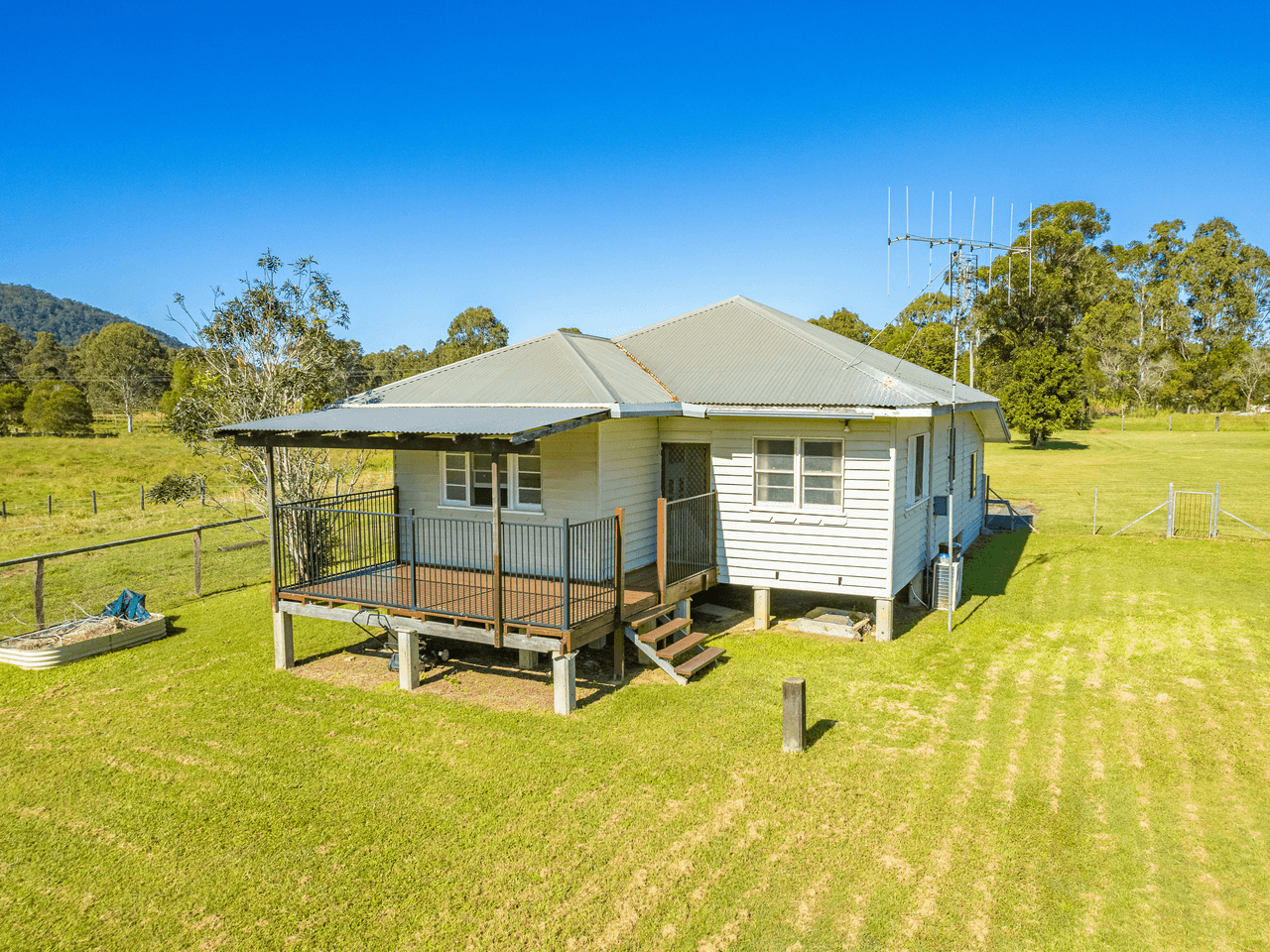 47 Sunshine Rd, Wolvi, QLD 4570