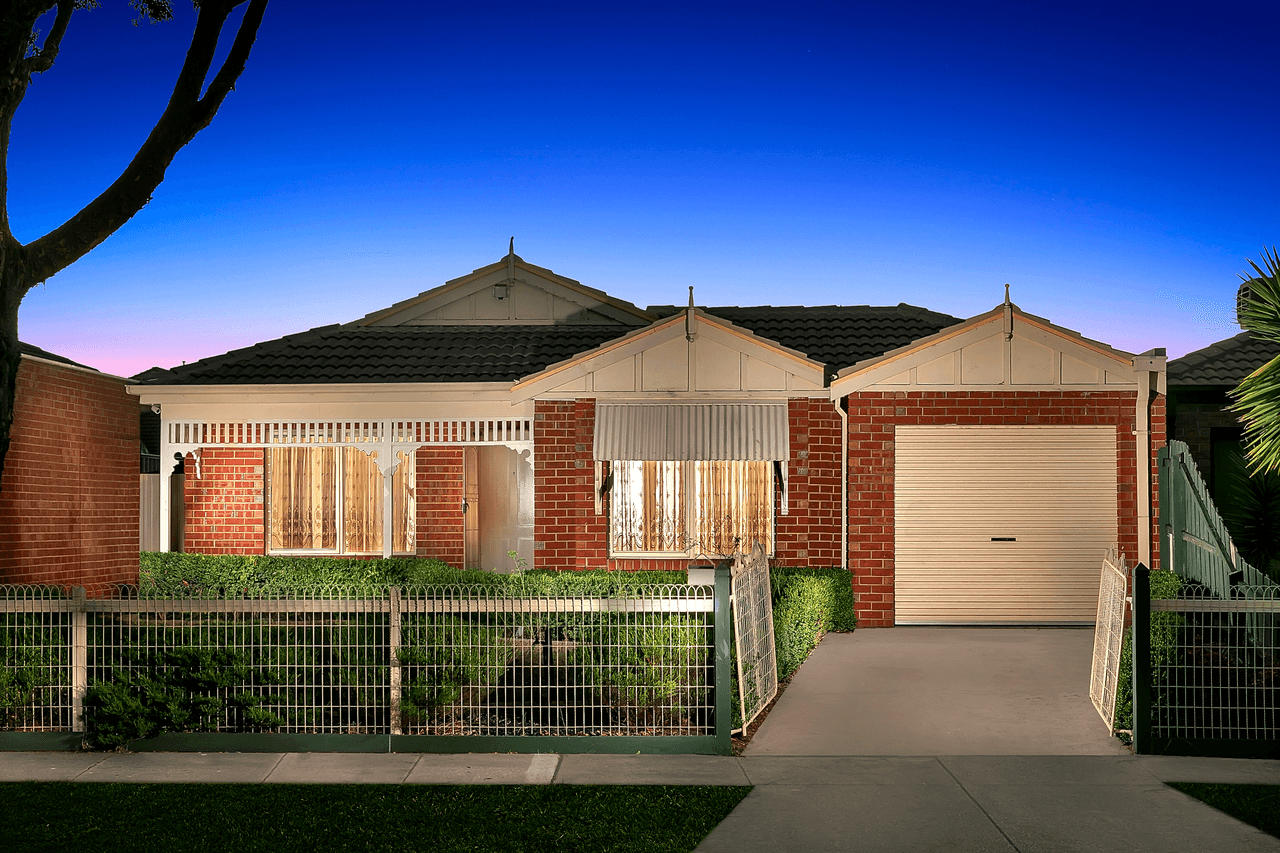 12 Salween Crescent, ROXBURGH PARK, VIC 3064