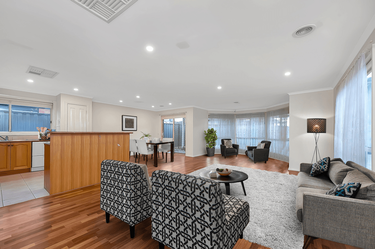 12 Salween Crescent, ROXBURGH PARK, VIC 3064