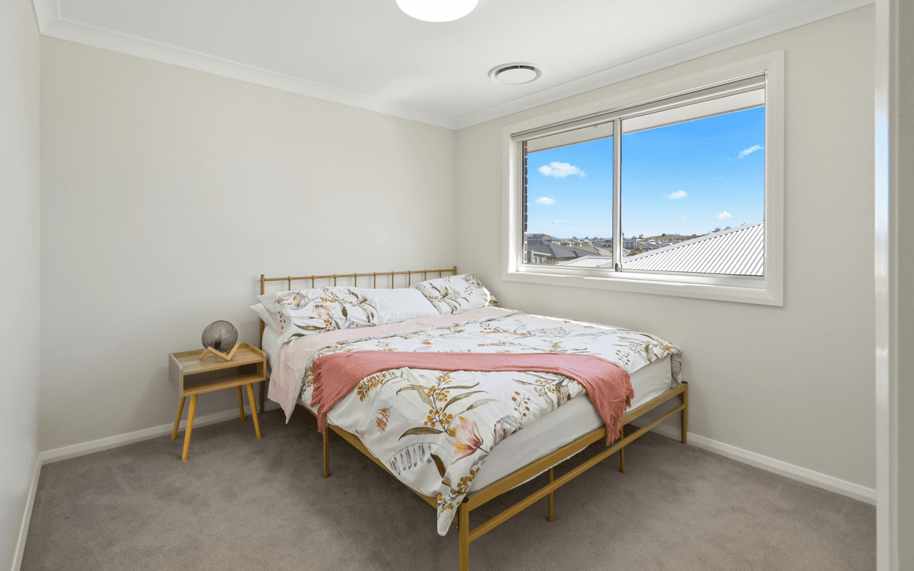 2b Sowerby Street, ORAN PARK, NSW 2570