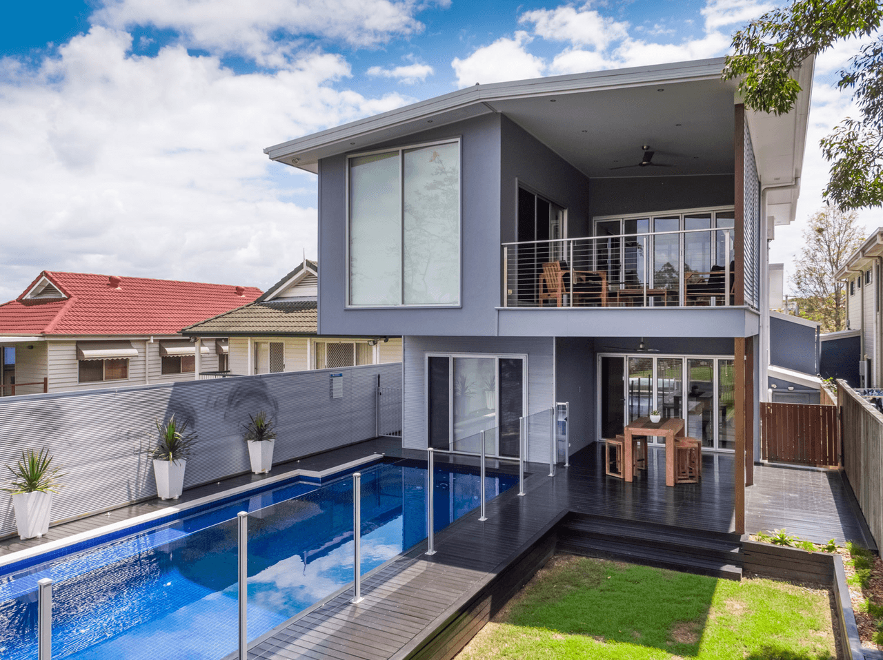 12 Russell Avenue, Norman Park, QLD 4170